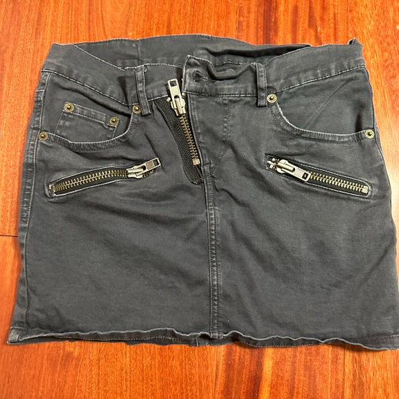 Denim mini skirt distressed XS - Picture 5 of 8